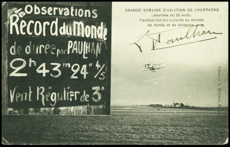 Carte postale montrant le panneau de record du monde de Paulhan le 28 aout 1909 avec signature de L. Paulhan. TB