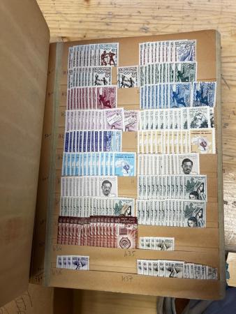 1859-1979, Important stock d'un ancien négociant, avec