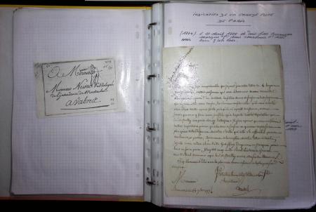 1840-1900 Divers comprenant : Classeur de Bureau contenant