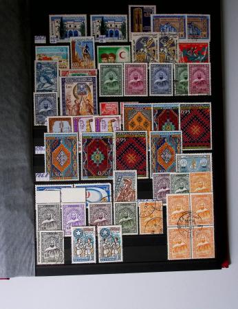 1859-1940, Ensemble de neufs et d'obl. en 19 classeurs