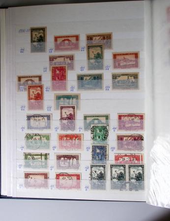 1859-1940, Ensemble de neufs et d'obl. en 19 classeurs