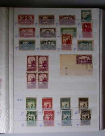 1859-1940, Ensemble de neufs et d'obl. en 19 classeurs