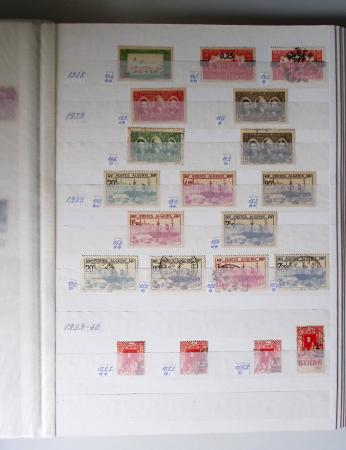 1859-1940, Ensemble de neufs et d'obl. en 19 classeurs