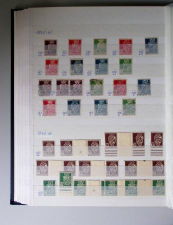 1859-1940, Ensemble de neufs et d'obl. en 19 classeurs