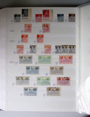 1859-1940, Ensemble de neufs et d'obl. en 19 classeurs