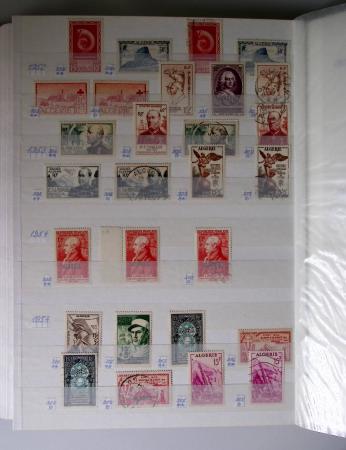 1859-1940, Ensemble de neufs et d'obl. en 19 classeurs