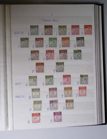 1859-1940, Ensemble de neufs et d'obl. en 19 classeurs