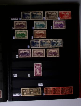 1859-1940, Ensemble de neufs et d'obl. en 19 classeurs