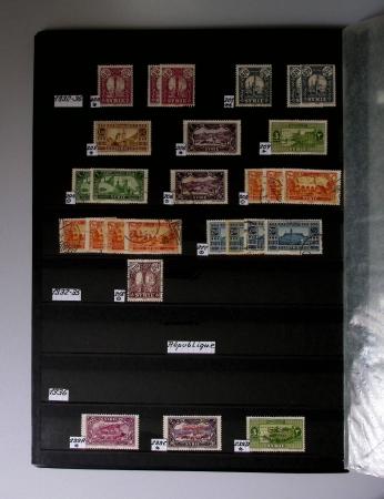 1859-1940, Ensemble de neufs et d'obl. en 19 classeurs