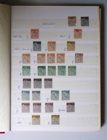 1859-1940, Ensemble de neufs et d'obl. en 19 classeurs