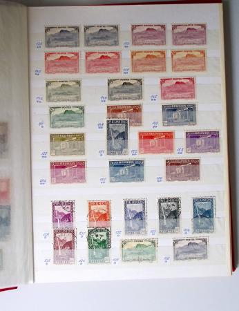 1859-1940, Ensemble de neufs et d'obl. en 19 classeurs