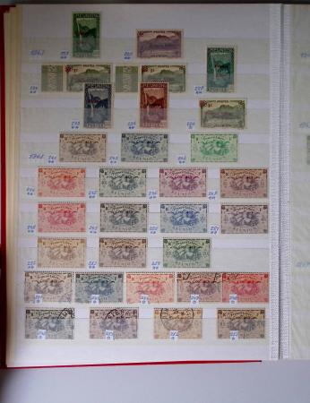 1859-1940, Ensemble de neufs et d'obl. en 19 classeurs