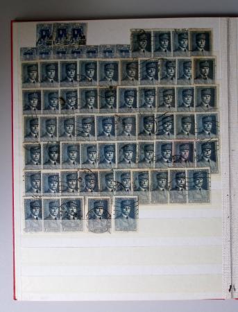 1859-1940, Ensemble de neufs et d'obl. en 19 classeurs