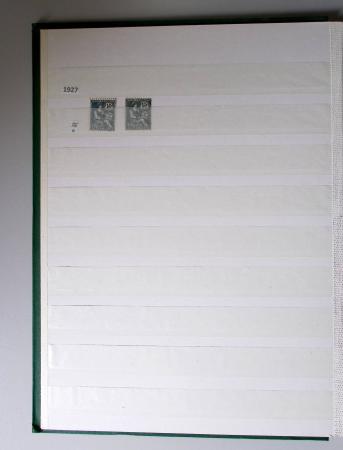 1859-1940, Ensemble de neufs et d'obl. en 19 classeurs