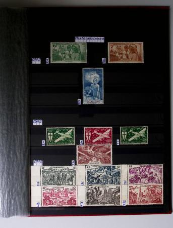 1859-1940, Ensemble de neufs et d'obl. en 19 classeurs