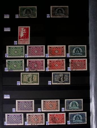1859-1940, Ensemble de neufs et d'obl. en 19 classeurs