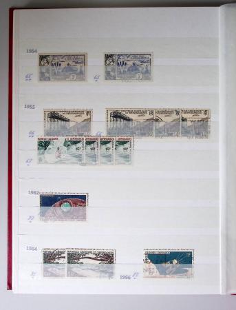 1859-1940, Ensemble de neufs et d'obl. en 19 classeurs