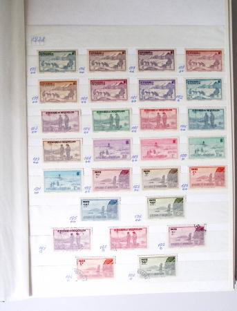 1859-1940, Ensemble de neufs et d'obl. en 19 classeurs