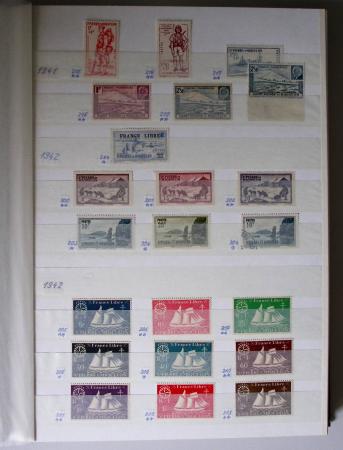 1859-1940, Ensemble de neufs et d'obl. en 19 classeurs