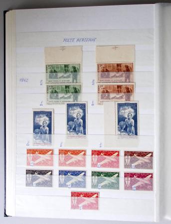 1859-1940, Ensemble de neufs et d'obl. en 19 classeurs