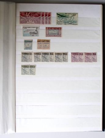 1859-1940, Ensemble de neufs et d'obl. en 19 classeurs