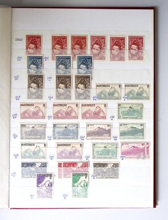 1859-1940, Ensemble de neufs et d'obl. en 19 classeurs