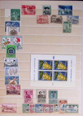 1918-1990 Mint and used collection in one album with
