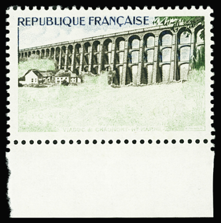 N°1240 variété sans la couleur verte et faciale absente,