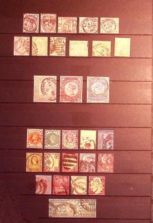 1840-2011 Belle collection en 3 albums avec timbres