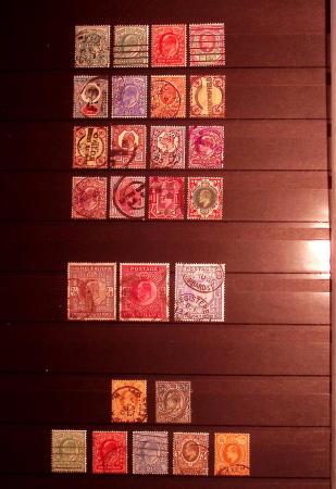 1840-2011 Belle collection en 3 albums avec timbres