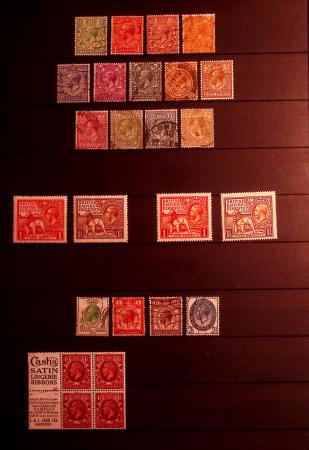 1840-2011 Belle collection en 3 albums avec timbres