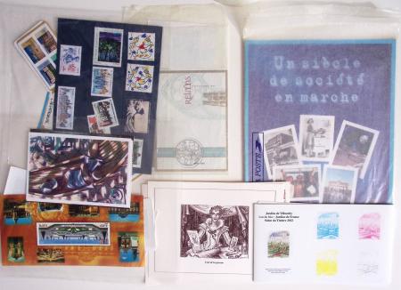 2001-2014, Collection de France rangé dans des feuilles
