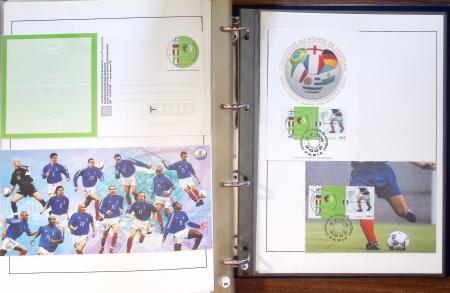 Exceptionnelle collection sur le thème du foot en 30