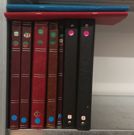1690-1995, Collection en 5 classeurs du Monde entier,