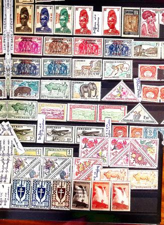 1690-1995, Collection en 5 classeurs du Monde entier,