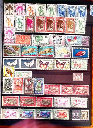 1690-1995, Collection en 5 classeurs du Monde entier,