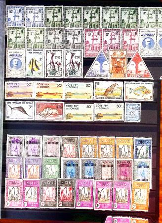 1690-1995, Collection en 5 classeurs du Monde entier,