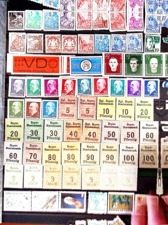 1690-1995, Collection en 5 classeurs du Monde entier,