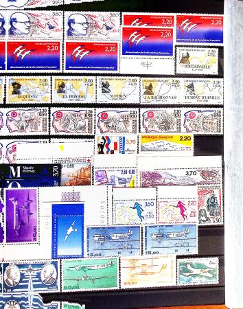 1690-1995, Collection en 5 classeurs du Monde entier,