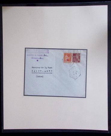 37 lettres, cartes postales et documents concernant