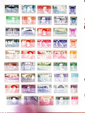 1900-2000, Collection en 6 classeurs, en neuf, certains