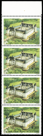 N°3081 4f 40 Château du Plessis-Bourré, en bande de