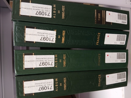 1870-1983, Collection fin de catalogue en 4 albums,