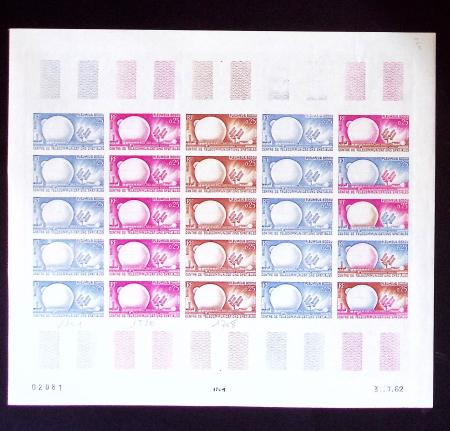 N°1360 Télécommunications spatiales feuille de 25 