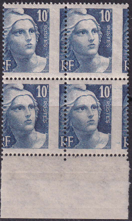 N°726d variété piquage à cheval bloc de 4 neufs **