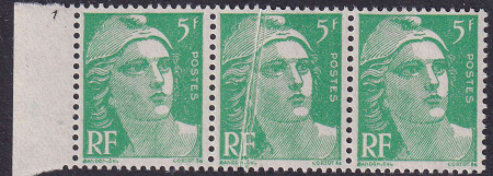 N°809 Pli accordéon tenant à normal neuf ** TB