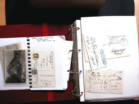 1878-1970 Sammlung NACHPORTOMARKEN in zwei Steckbüchern,
