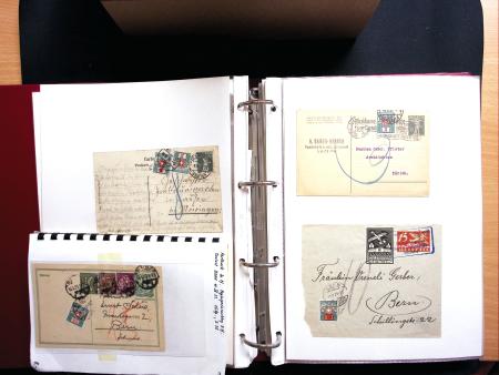 1878-1970 Sammlung NACHPORTOMARKEN in zwei Steckbüchern,
