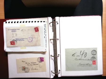 1878-1970 Sammlung NACHPORTOMARKEN in zwei Steckbüchern,