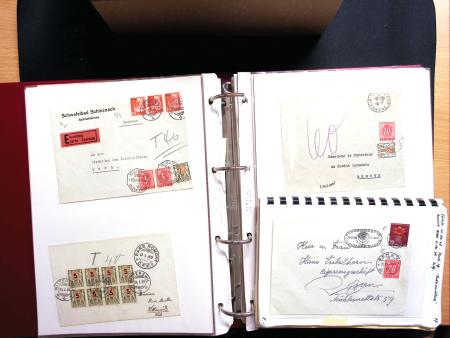 1878-1970 Sammlung NACHPORTOMARKEN in zwei Steckbüchern,